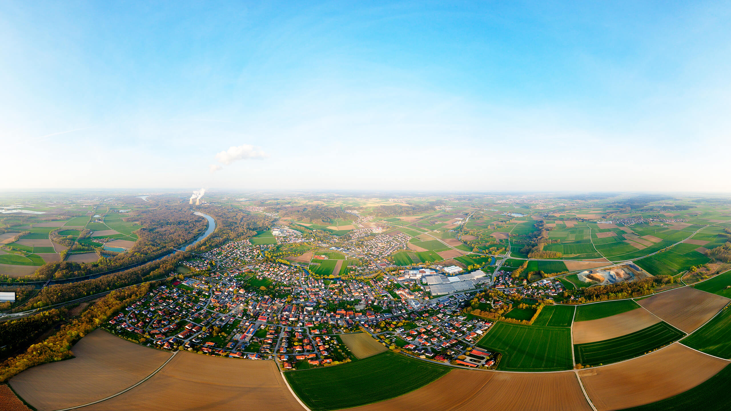 Erstklassige Luftbildaufnahmen erregen Aufmerksamkeit und steigern die Attraktivität des Angebotes. – Draufsicht-Luftbilder